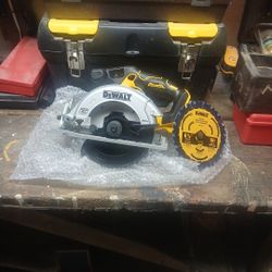 20V BRUSHLESS DEWALT CIRCULAR SAW BRAND NEW