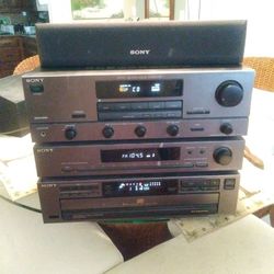 Sony Stereo System & 2 Speakers