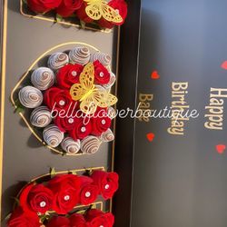 Roses/flowers/flower Arrangement