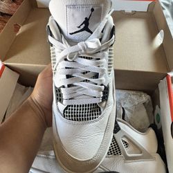 Military 4s