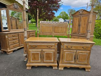King Size Bedroom Set Good Condition Delivery Available Upon Request