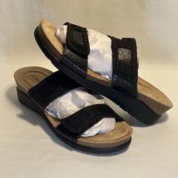 Clark’s Calenne Maye Wedge Sandal (8.5)