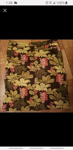Strechy Floral Pencil Skirt In great condition!