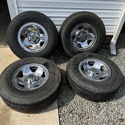 Four Ford Ranger Wheels With Tires