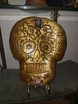 SKULL plate