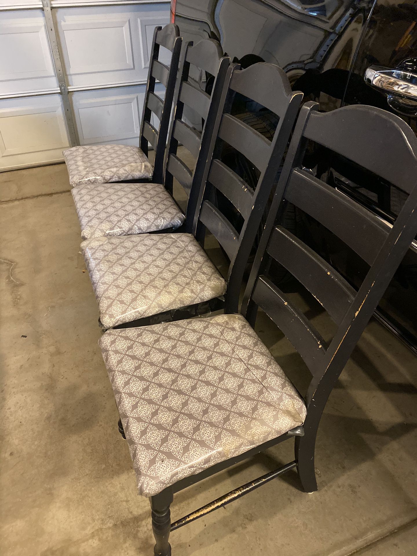 4 kitchen table chairs