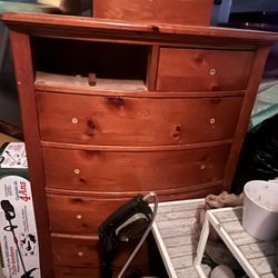 ** SOLID WOOD DRESSER **