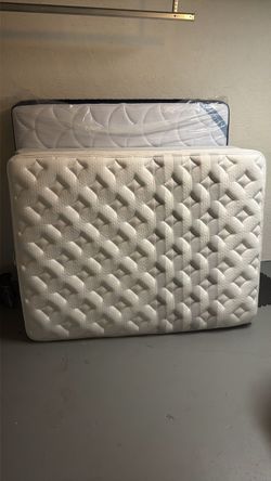 Queen Leesa Sapira Chill Mattress.