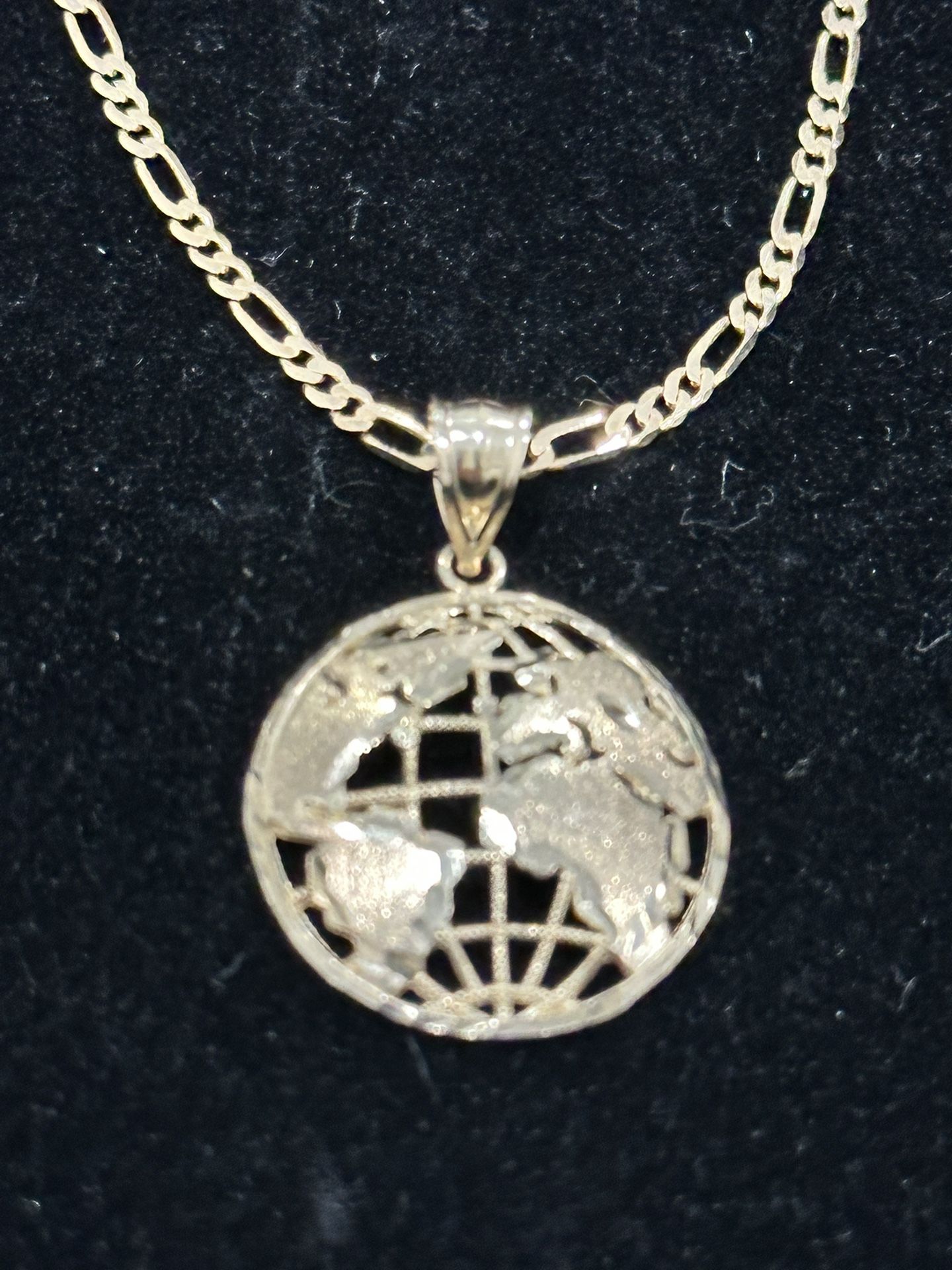 14k Yellow Gold Figaro Chain And Pendant