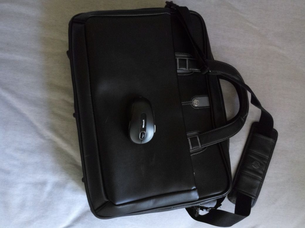Hp laptop bag + free wireless mouse
