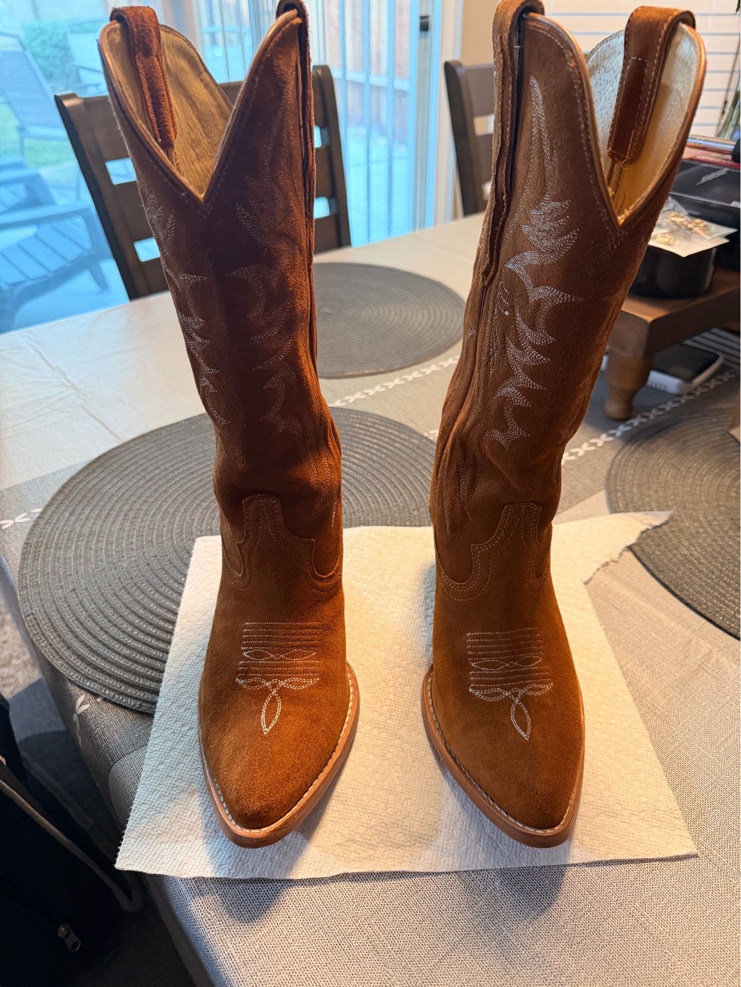 Woman Cowboy Boots Size 8