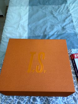 Taylor swift box and CD