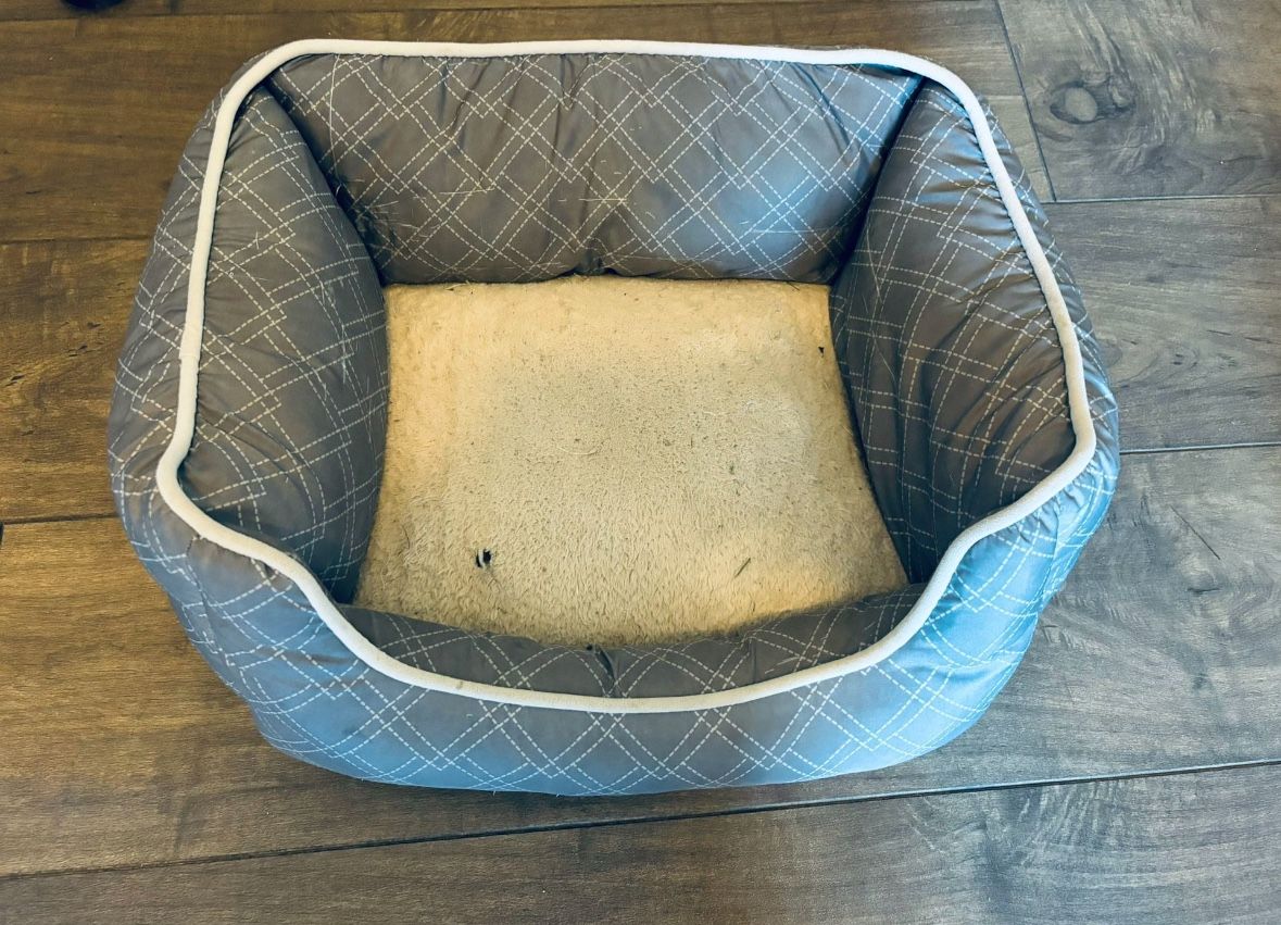 Dog Bed (17”)