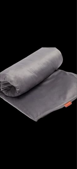 15 POUND WEIGHTED BLANKET. SEE POST. HAVE 2. $65.00 EACH. BEIGE/CREAM COLOR.