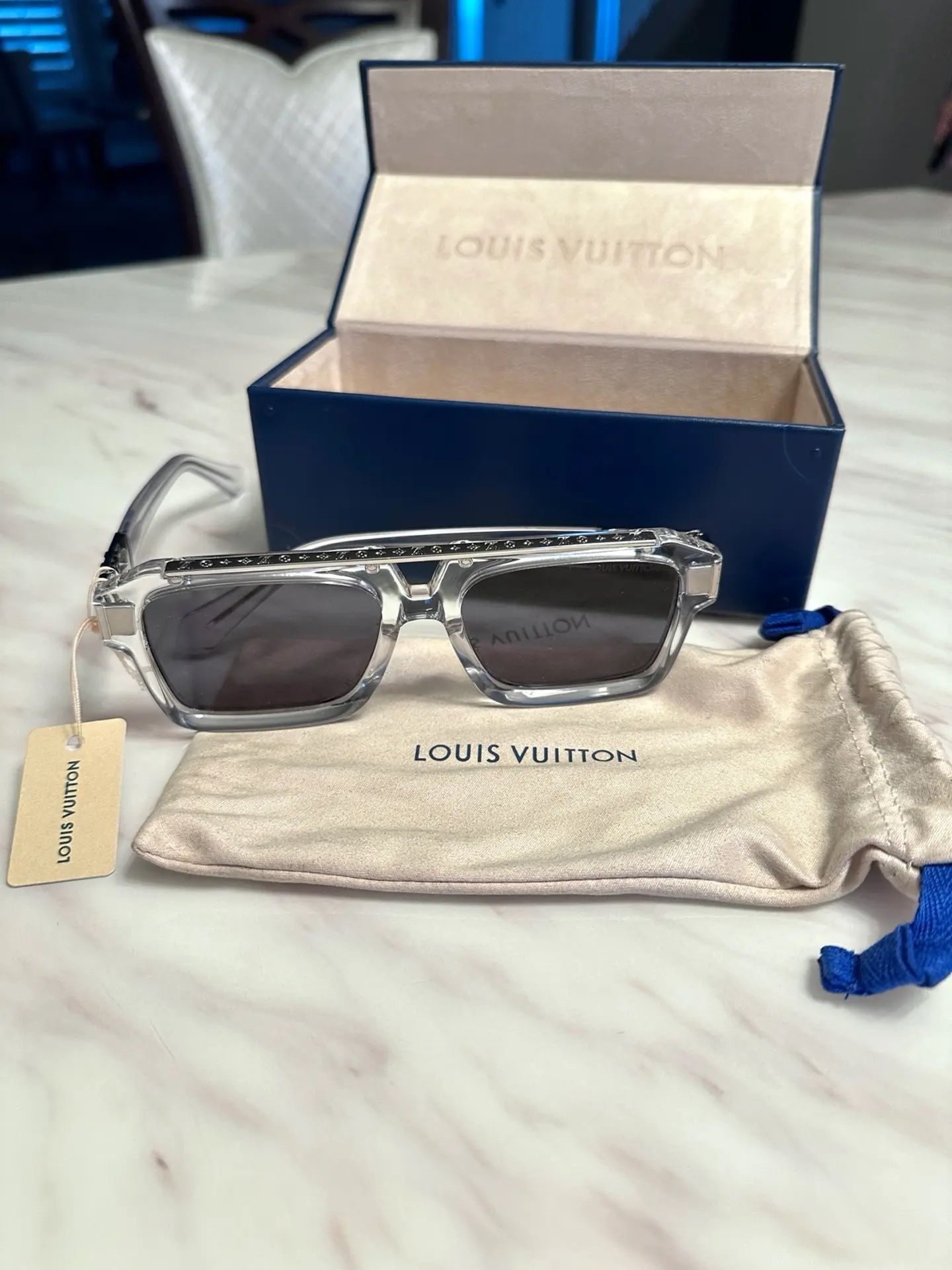 Louis Vuitton 