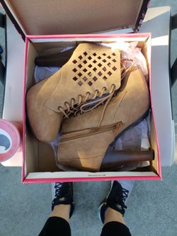 8.5 Woman Shoes