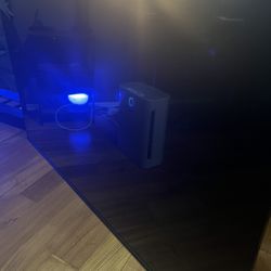 Lg  65 Inch Ultra HD UQ7570 TV(READ DESCRIPTION)