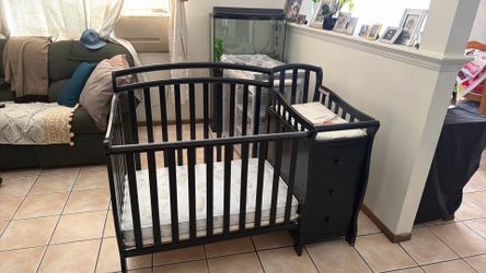 Baby Crib with changing station