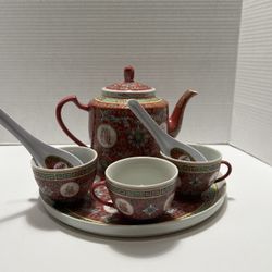 Chinese mun shou longevity porcelain tea set teapot 3 cups & tray