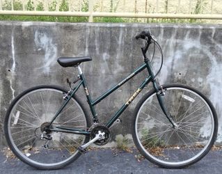 Trek MULTITRACK 730 Hybrid/City Bike Womens Green 56-57cm