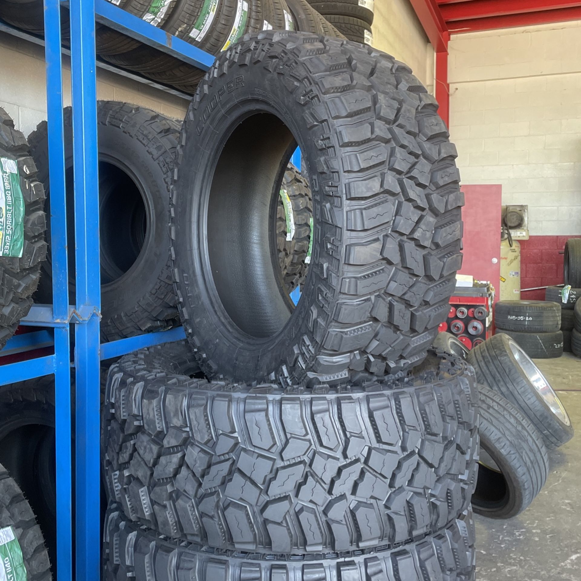 37x12.50r22 Cooper Discover STT pro