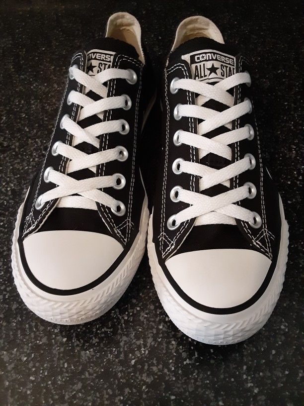 Converse womens 7.5 Great