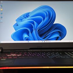 Asus ROG Strix G17 17.3  Gaming 144Hz AMD Ryzen 7-6800HS 16GB RAM 512GB RTX 3050 4GB Graphics. Comes with Charger . In Excellent Condition. Has Window