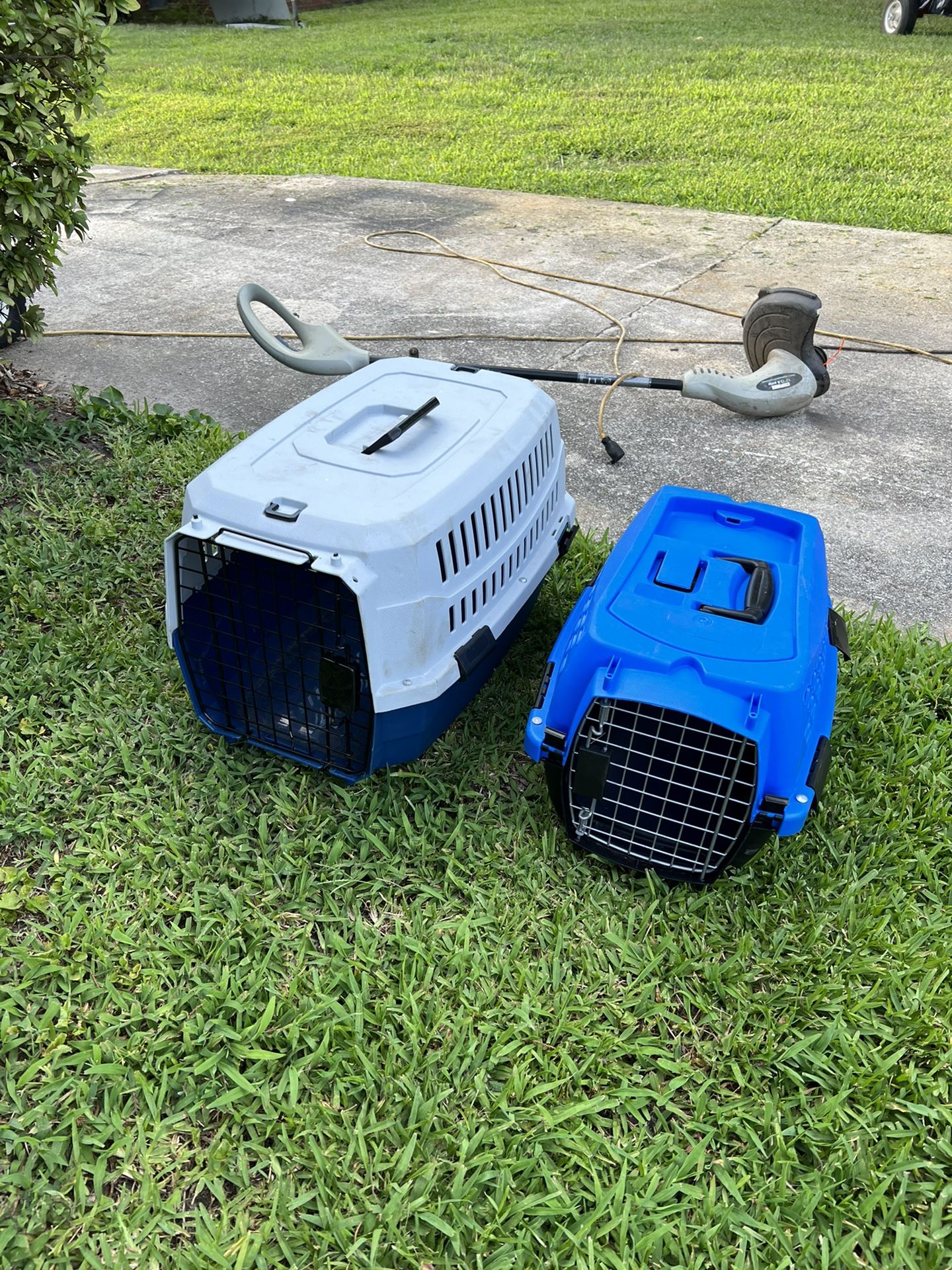 2 Small Animal Carriers