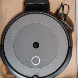 iRobot Roomba i3 Robot Vacuum Cleaner
