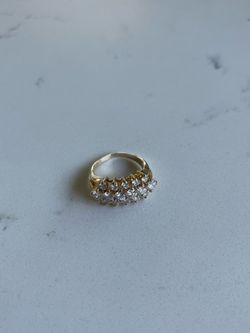 Natural Round Diamond 14 kt gold ring size 7.5