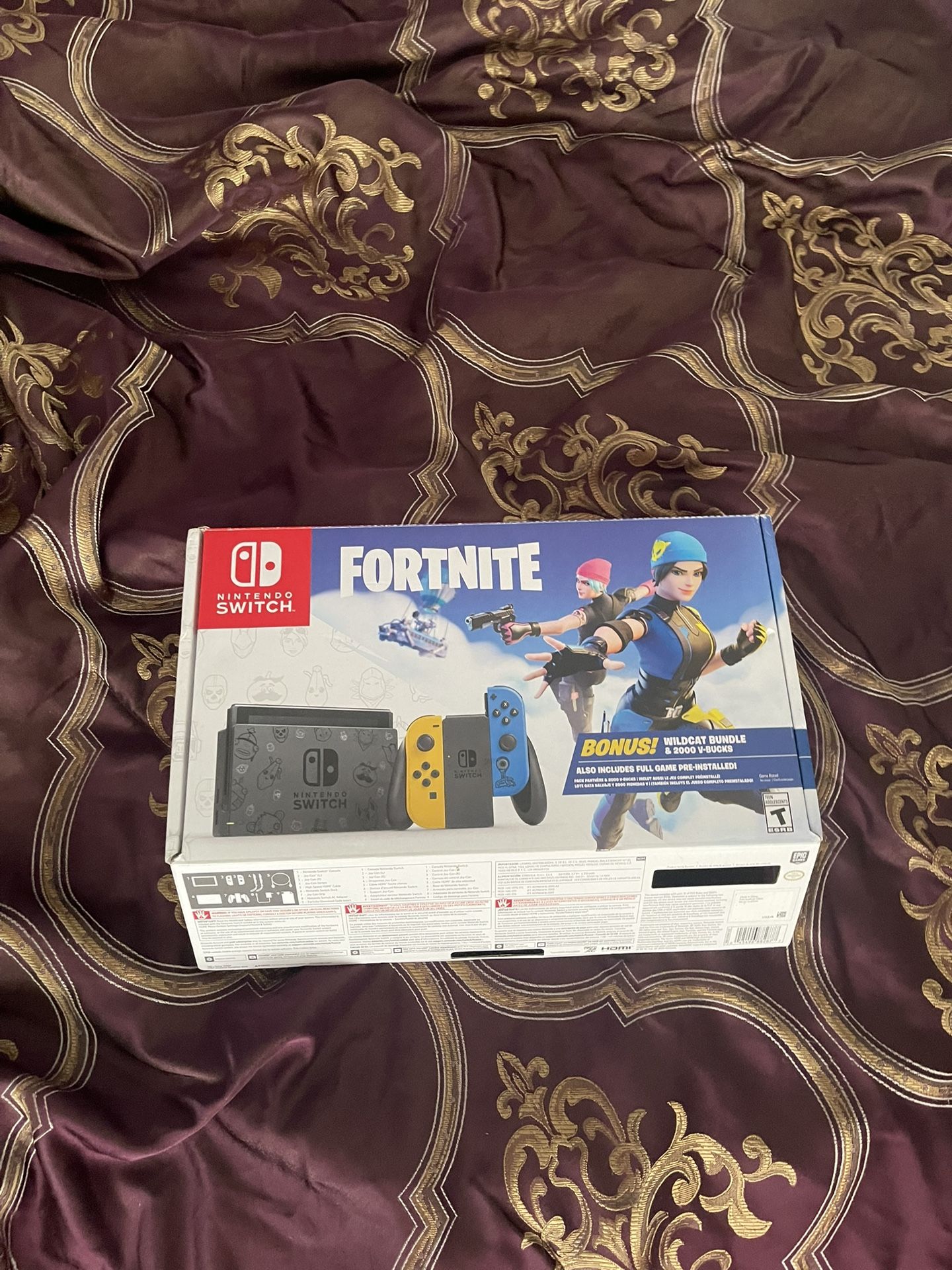 Nintendo Switchâ„¢ Fortnite Wildcat Bundle