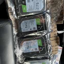 4 brand new Seagate BarraCuda 8TB internal hard drives available.