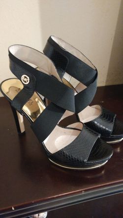 Michael Kors pump size 9