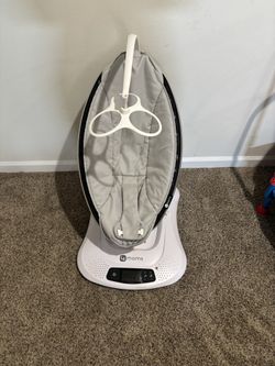4 Moms MamaRoo swing
