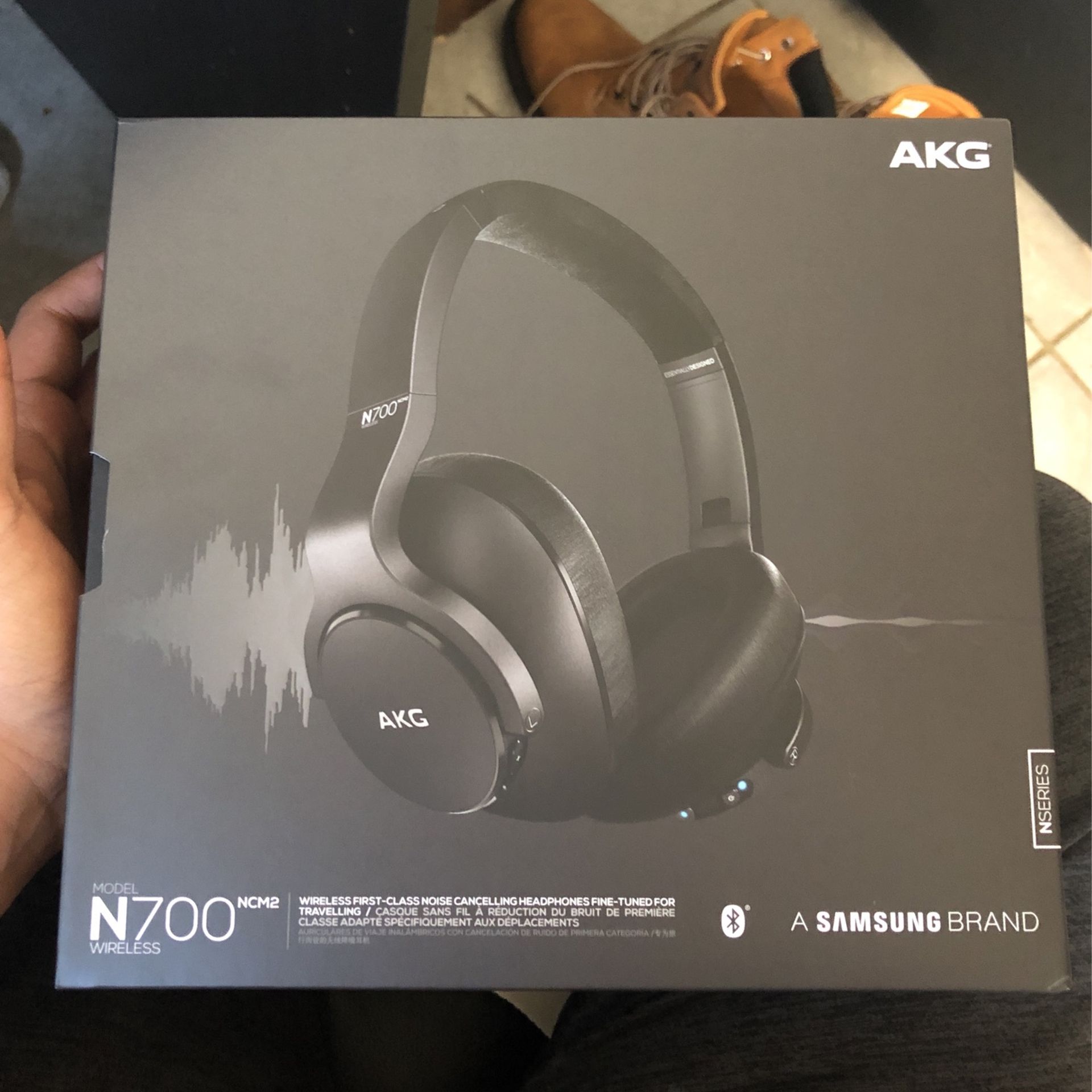 Samsung WIRELESS HEADPHONES (Never Used)