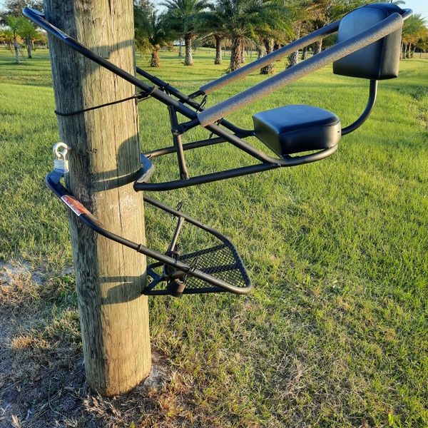 Buck Shot Portable Hunting Tree Stand for Sale in Fort Pierce, FL OfferUp