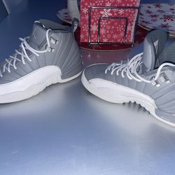 Jordan’s 12’s 6y