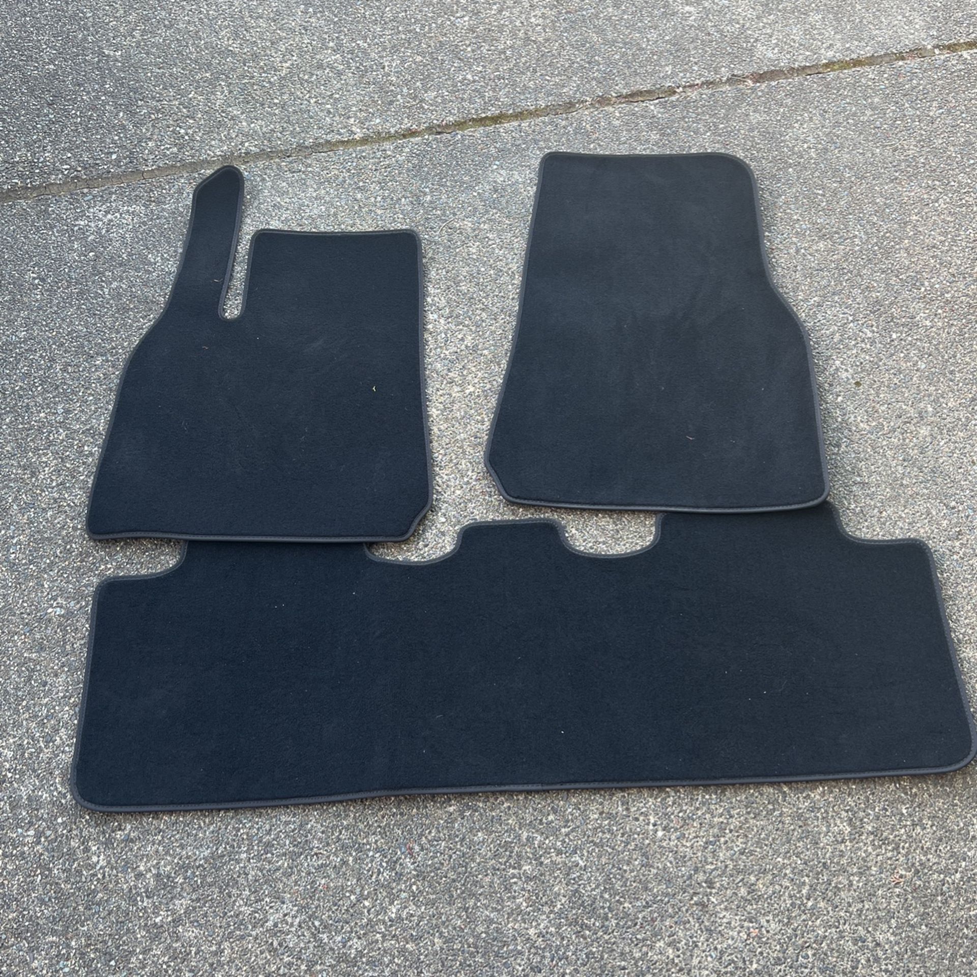 Tesla Model Y Carpet Floor Mats