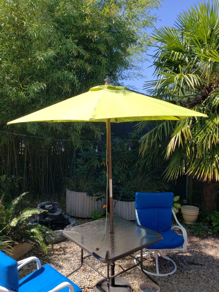 6 ft Pottery Barn Outdoor Umbrella