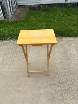 Wood folding TV tray/snack table