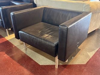 KEILHAUER Contemporary Modern Floating Seat Leather Lounge Chair