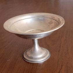 Vintage Wallace Sterling Silver Compote Candy Dish Cement Filled 167. 
Pre-owned, good shape, please see photos for details. It is 3.75" tall, 
