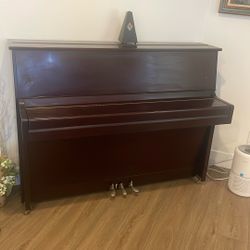Winkelman Upright Piano