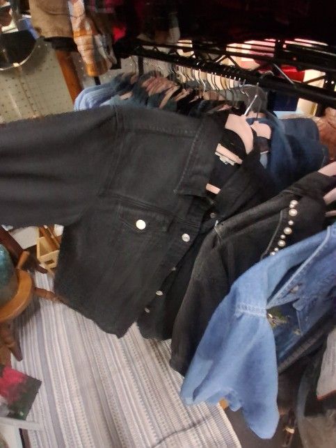 Vintage Clothing, T-shirts, Shorts, Pants, Dresses