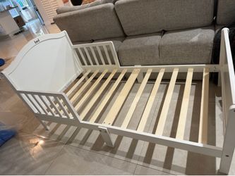 Toddler bed  free