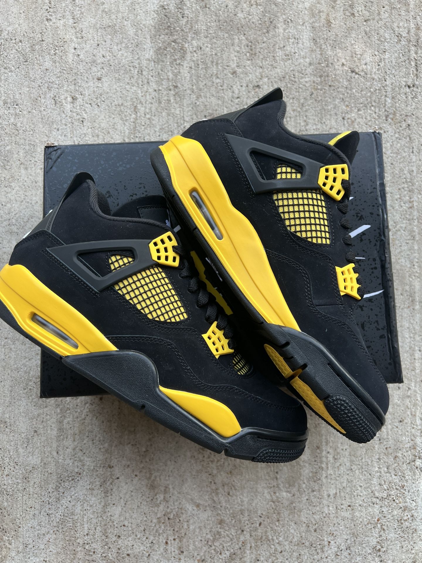 Jordan 4 Yellow Thunders + GOAT Receipt