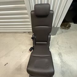 2018-2022 Honda Odyssey center reclining chair