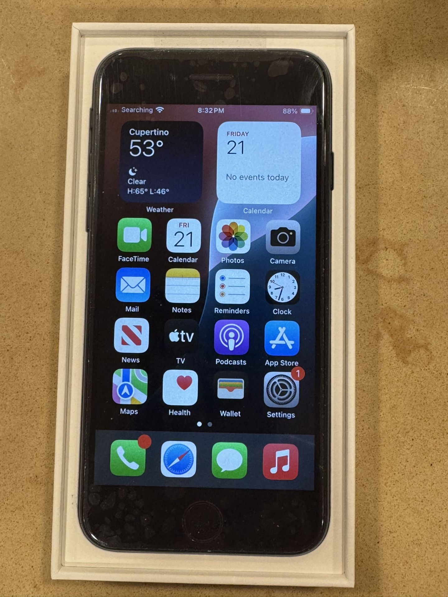 iPhone SE 2020 Space Gray 128 GB w/Case