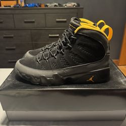 RETRO 9 UNV GOLD 