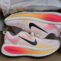 Brand New Nike Vomero 18 Running Shoes